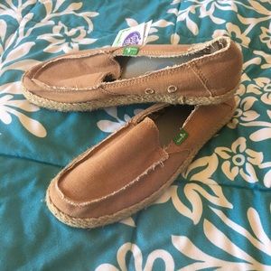 brand new slip on Sanuks